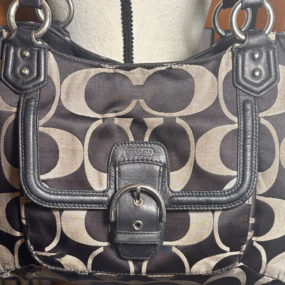 Coach Signature Black and Cream Shoulder Bag - Picture 3 of 16